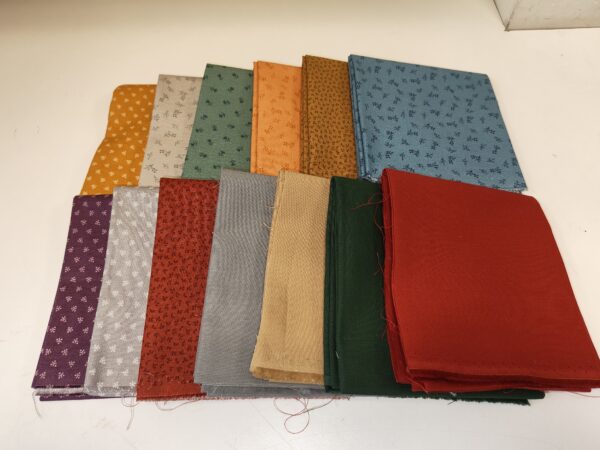 Itsy Bits by Renée Nanneman – Fat Quarter Quilt Pack from Sewing Direct