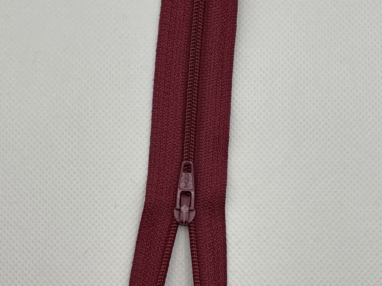 10inch / 25cm Dress zip - Maroon