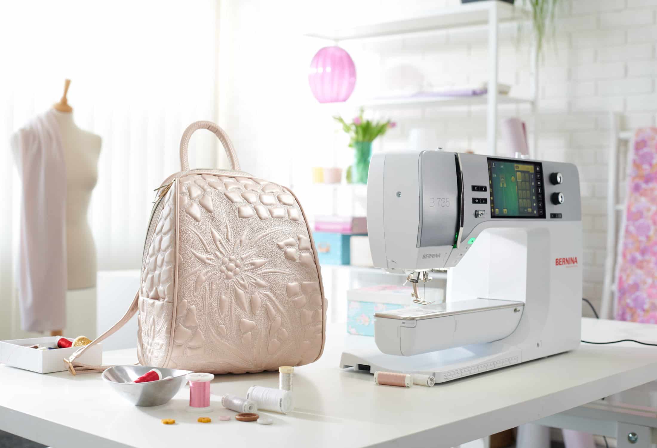 Bernina 735 Sewing Machine - Image 5