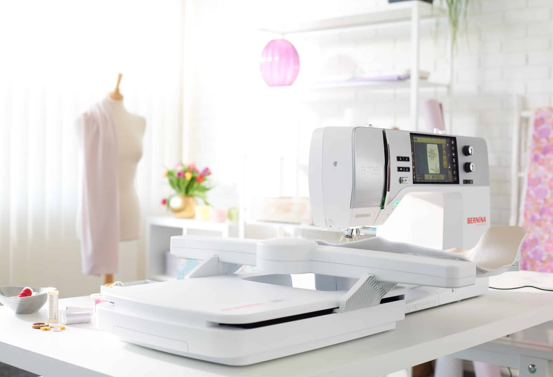 Bernina 735 Sewing Machine - Image 2